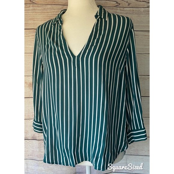 H&M Tops - H&M striped vneck popover size 6